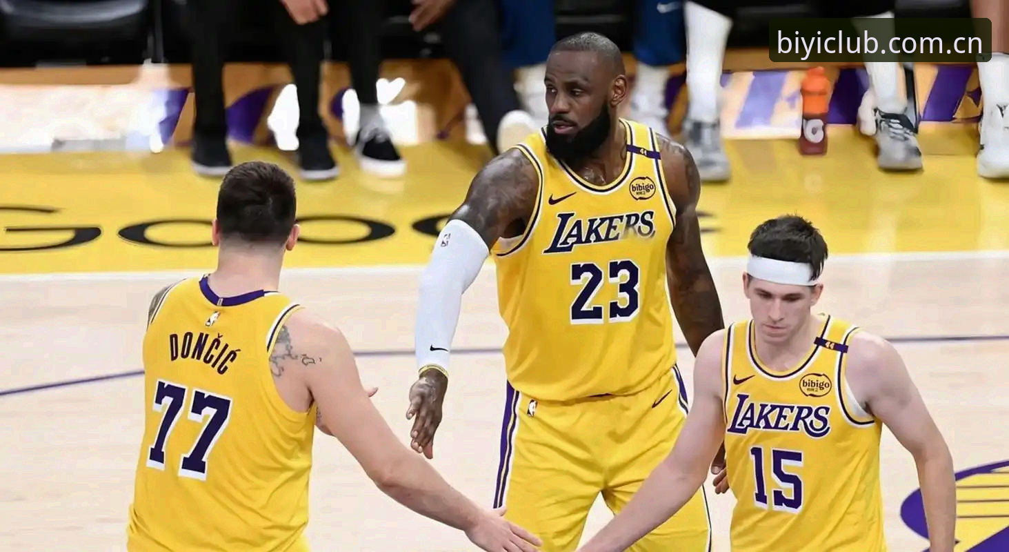 36小时。这是距离2026年NBA选秀大会开幕的倒计时数字，也是整个联盟交易市场最后的躁动窗口。字母哥的名字压在所有流言的最顶端，而那股震动的波纹，正以某种微妙的方式，延伸到洛杉矶。